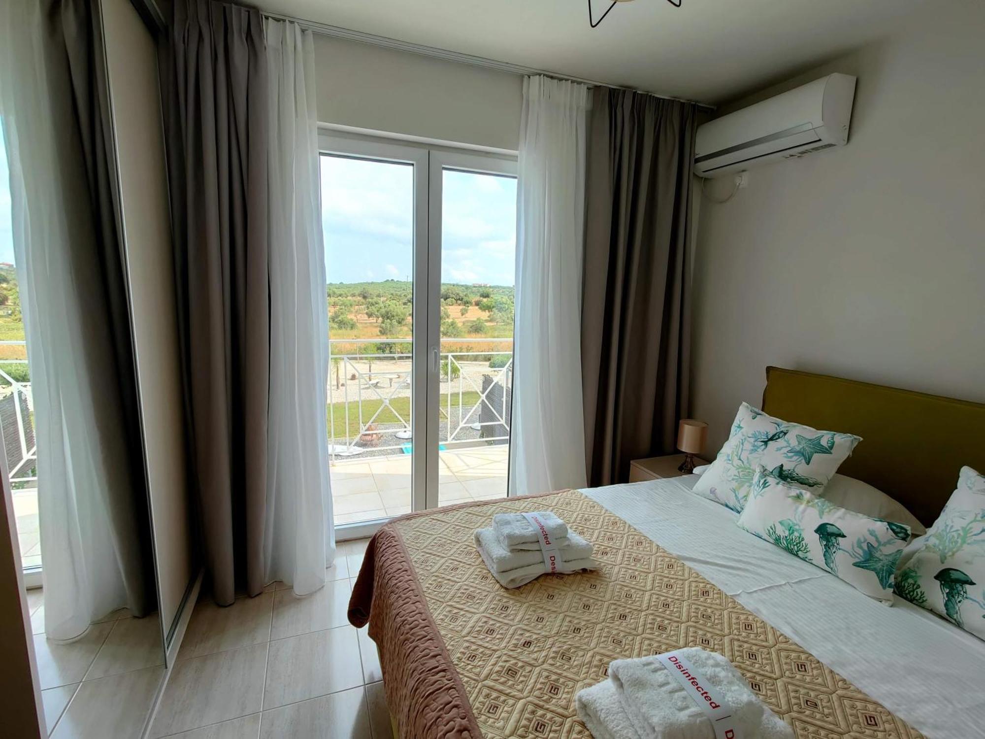 Iridia Resort Villas Foiníki Quarto foto